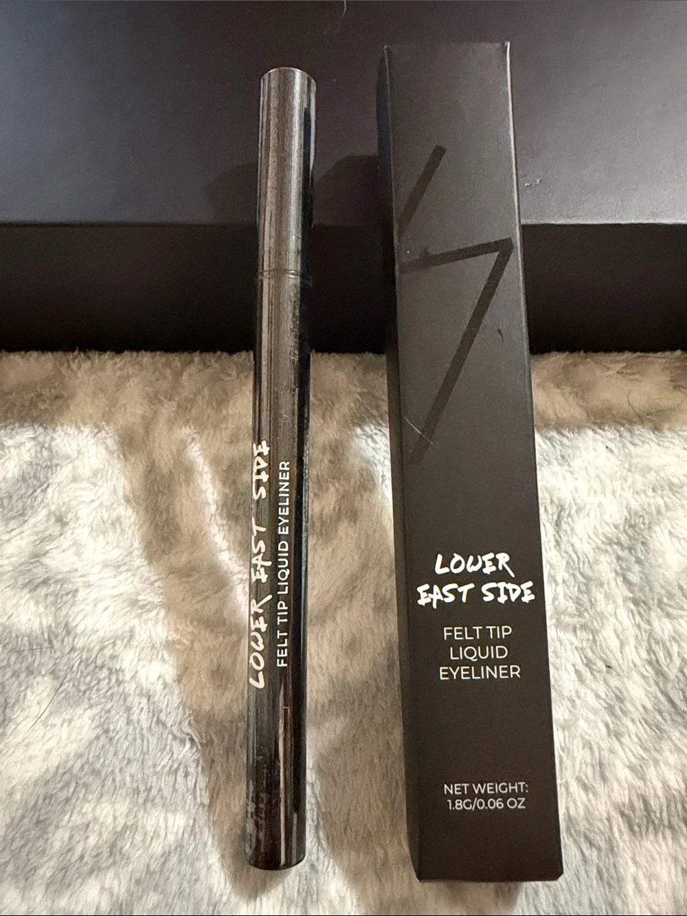 LOWER EAST SIDE Felt Tip Liquid Eyeliner - Black. SEALED.